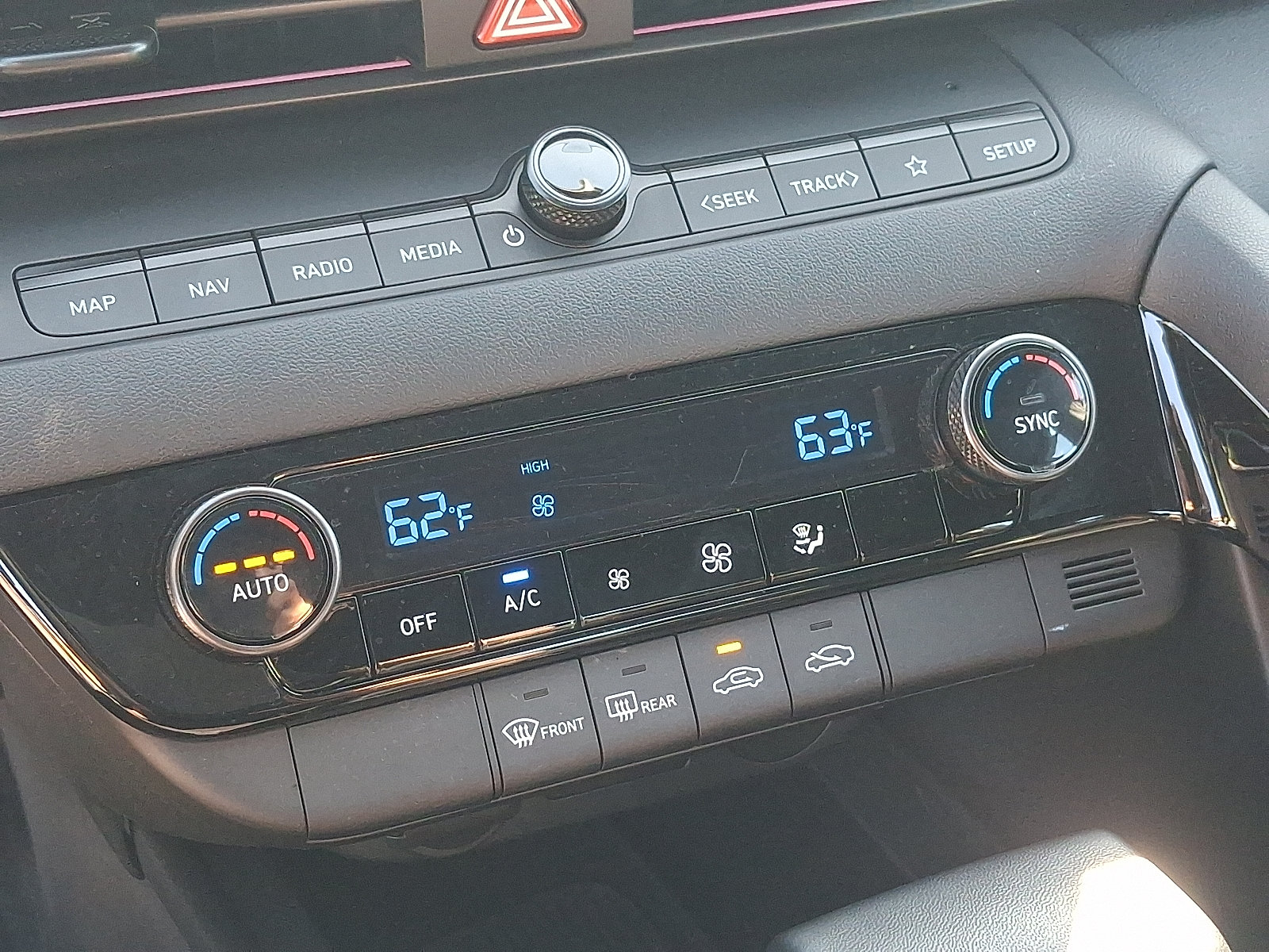 2025 Hyundai Elantra Blue - Photo 17