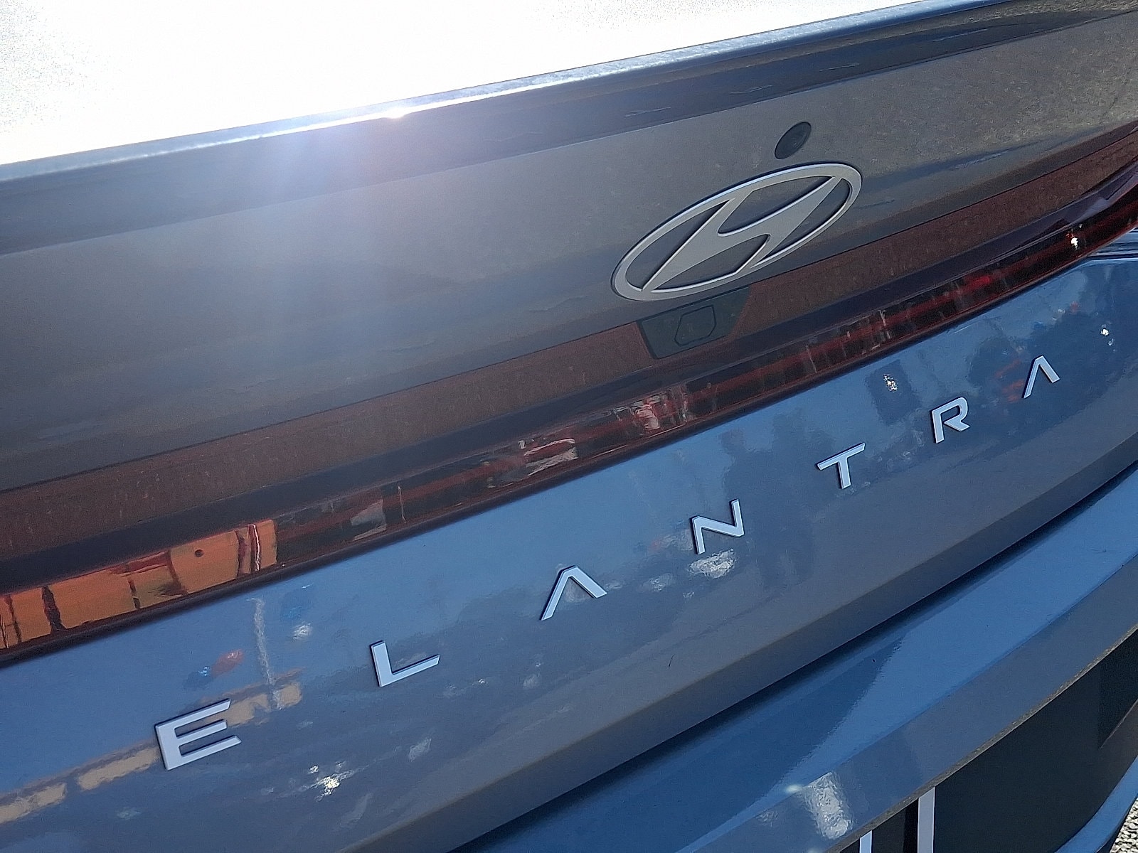 2025 Hyundai Elantra Blue - Photo 31
