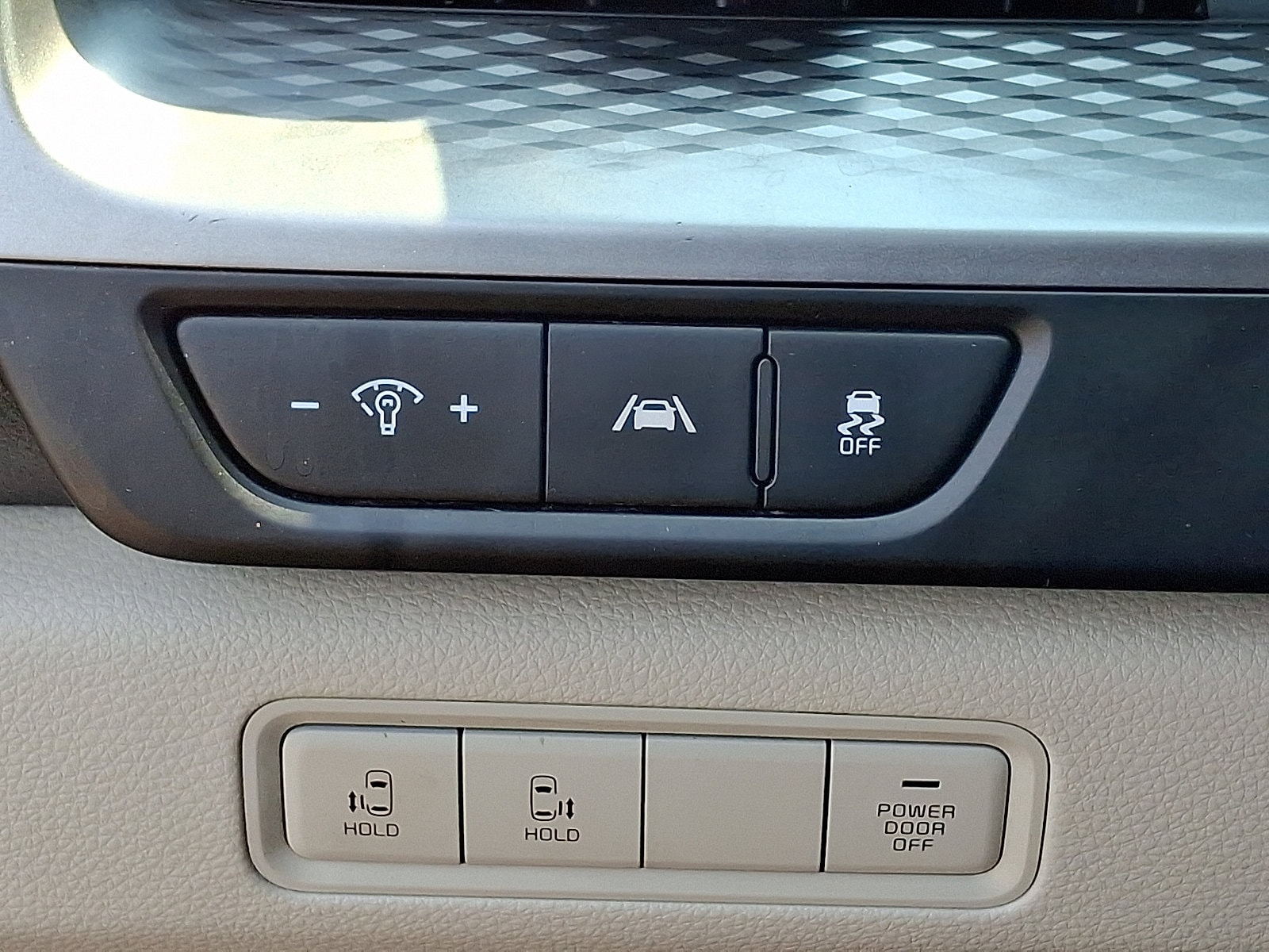 2024 Kia Carnival LX Seat Pkg - Photo 27