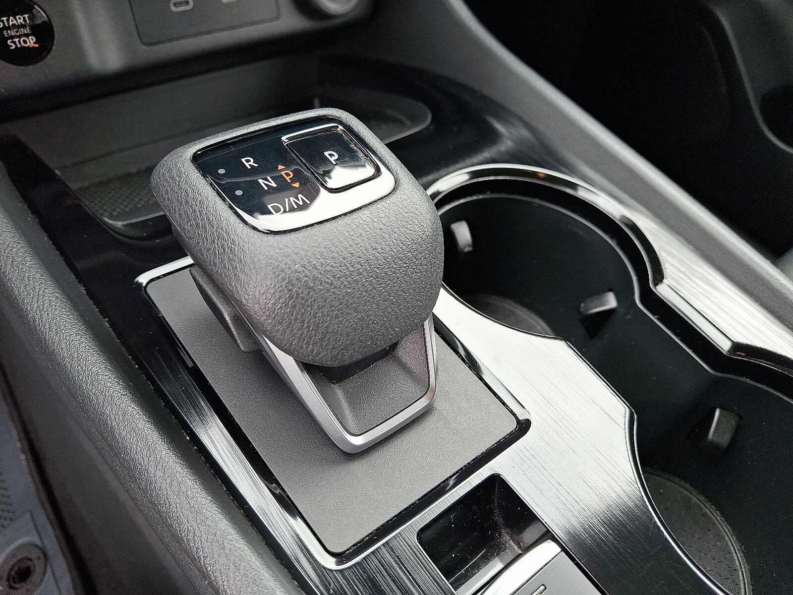 2025 Nissan Rogue SV - Photo 15
