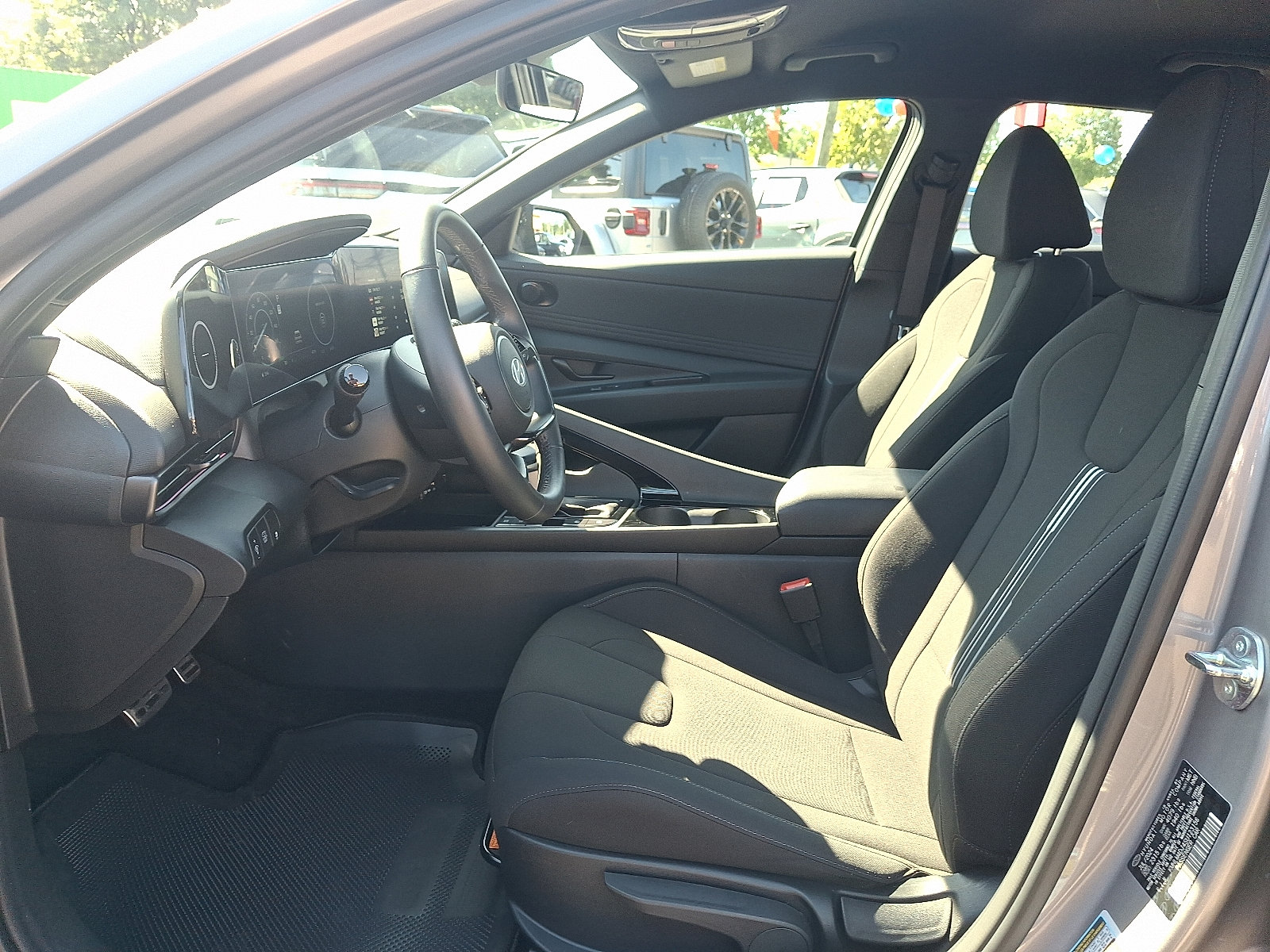 2025 Hyundai Elantra Blue - Photo 15