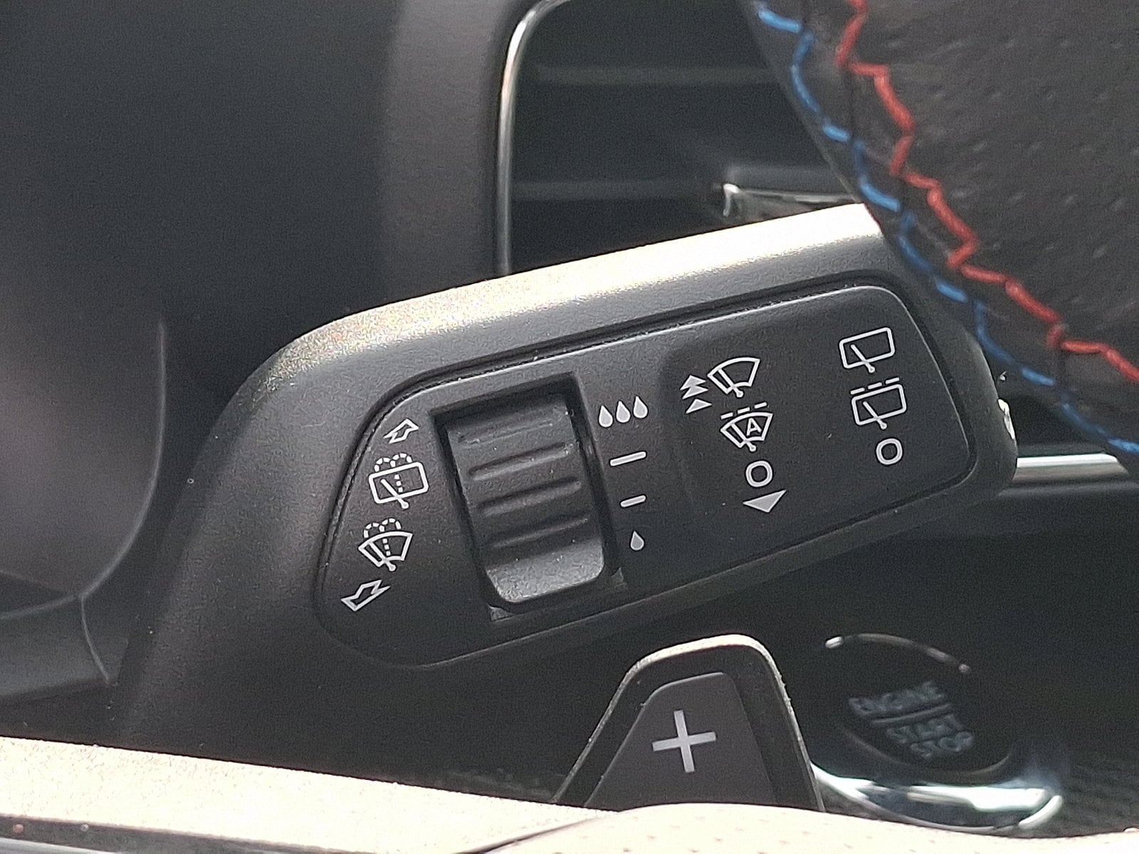 2024 Ford Explorer ST - Photo 28
