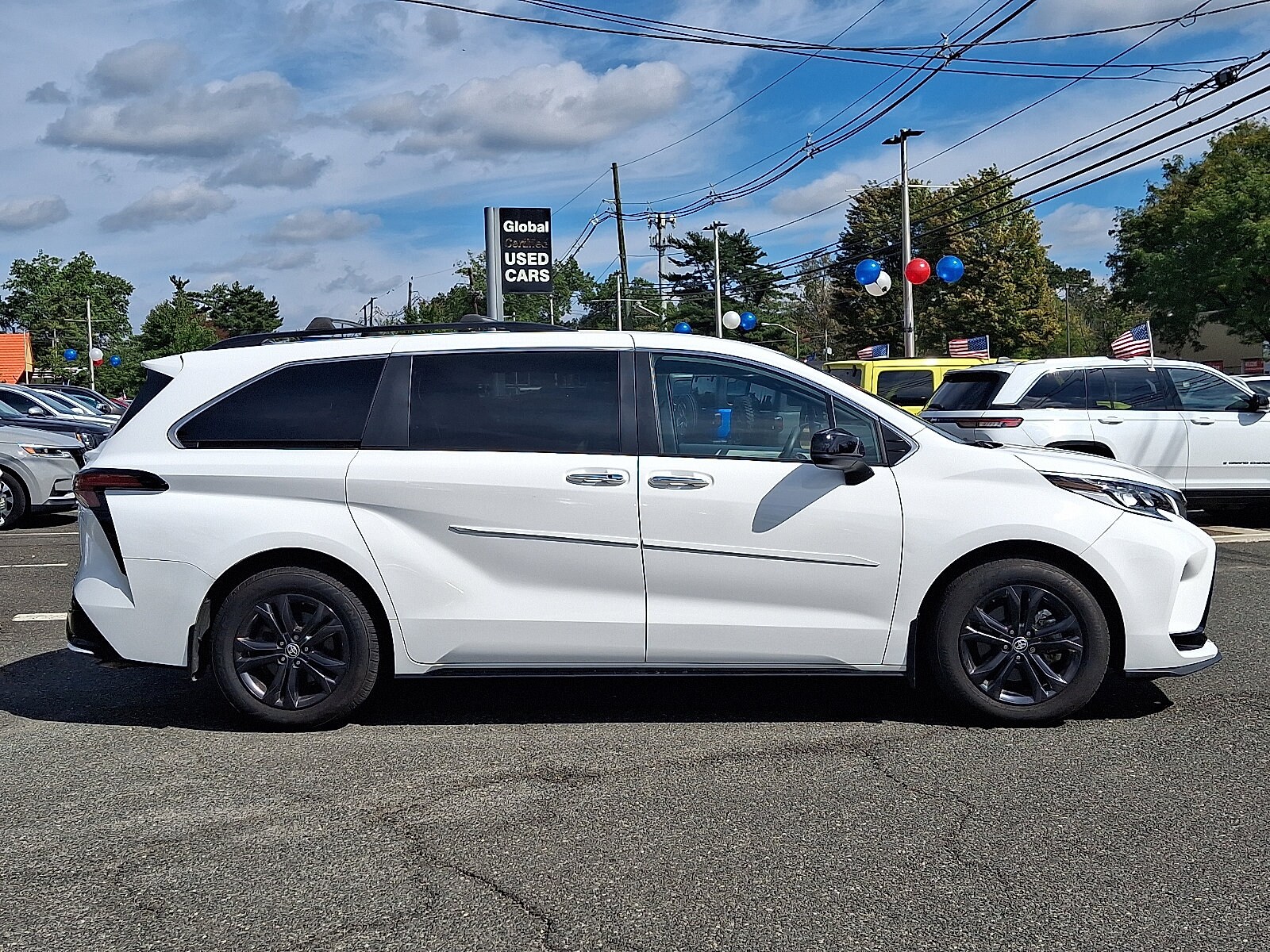 2024 Toyota Sienna XSE - Photo 8