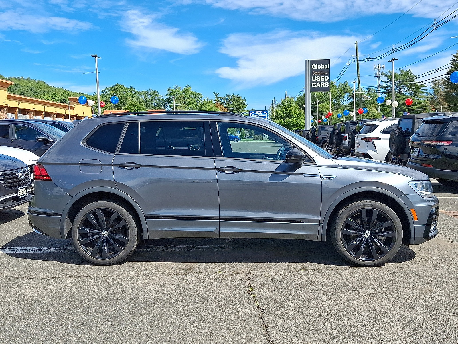 2021 Volkswagen Tiguan SE R-LINE BLACK - Photo 8