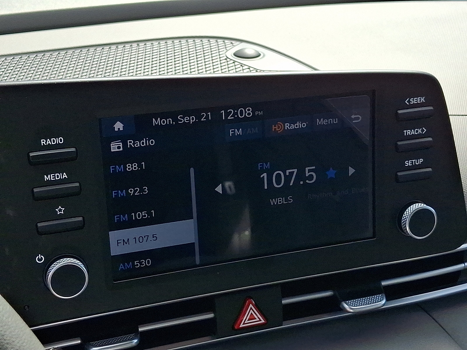 2024 Hyundai Elantra SE - Photo 17