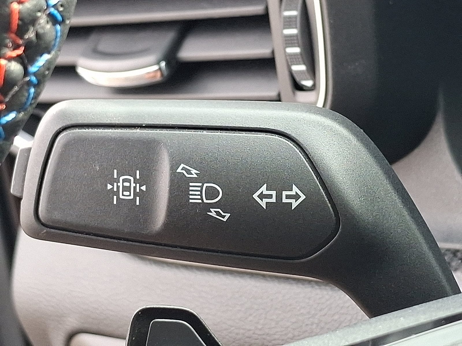 2024 Ford Explorer ST - Photo 27