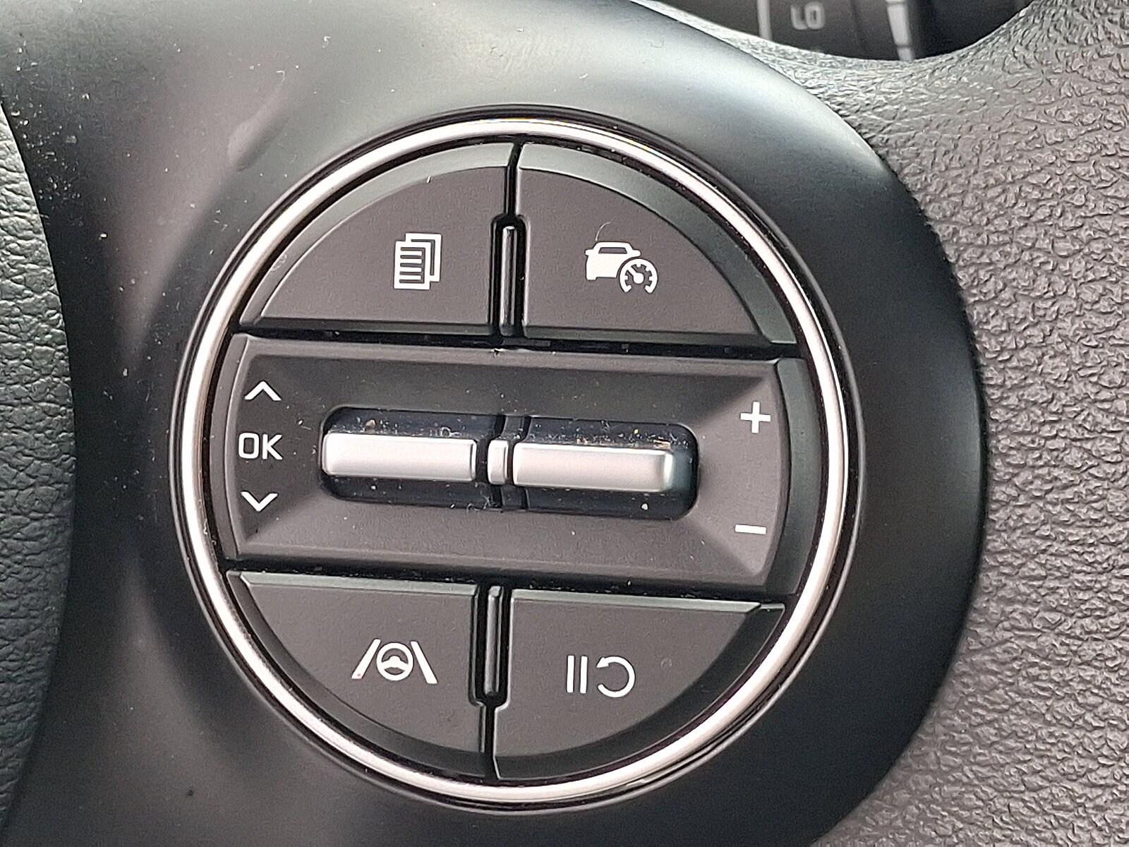 2025 Kia Soul LX - Photo 22