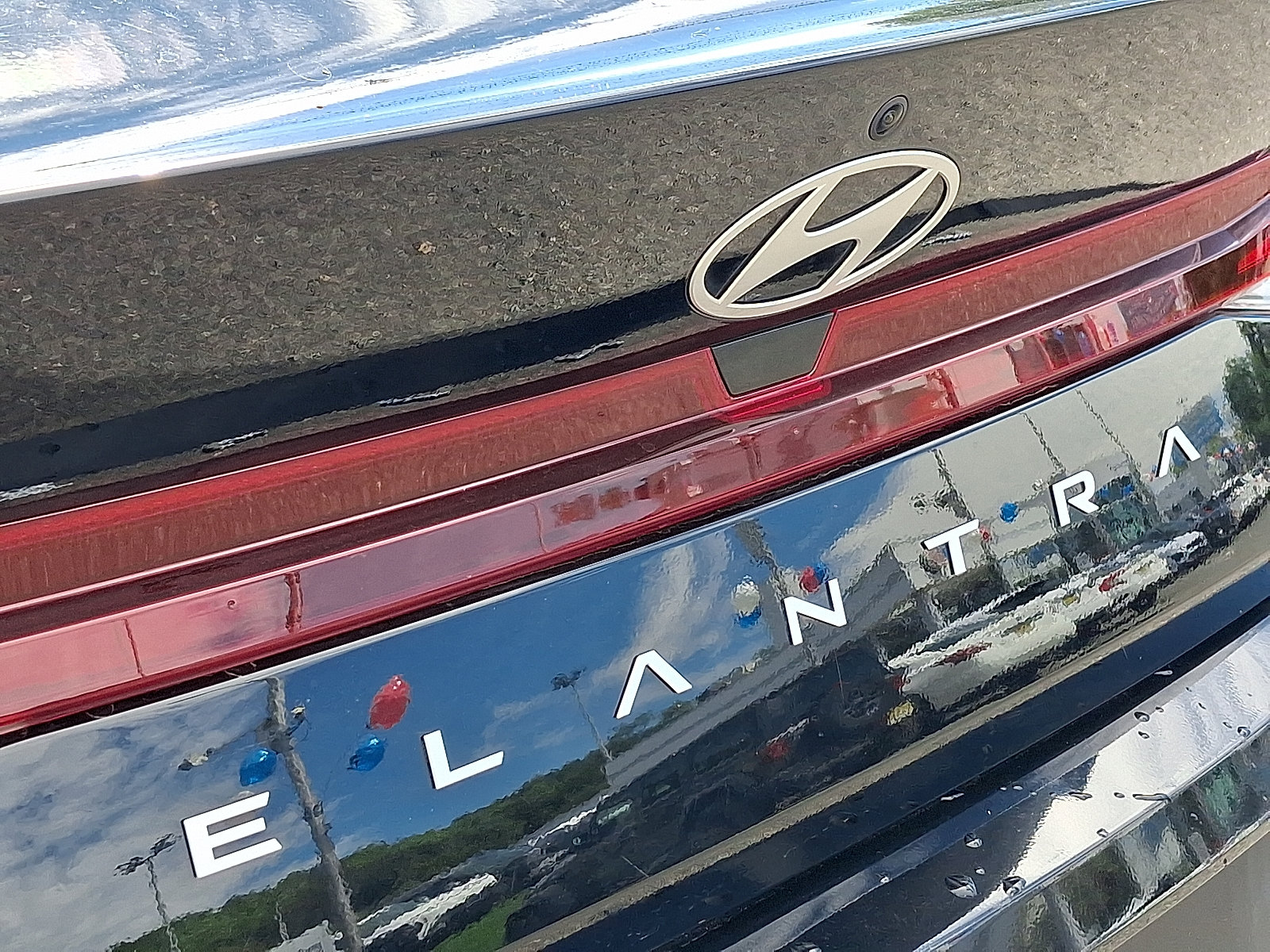 2024 Hyundai Elantra SE - Photo 30