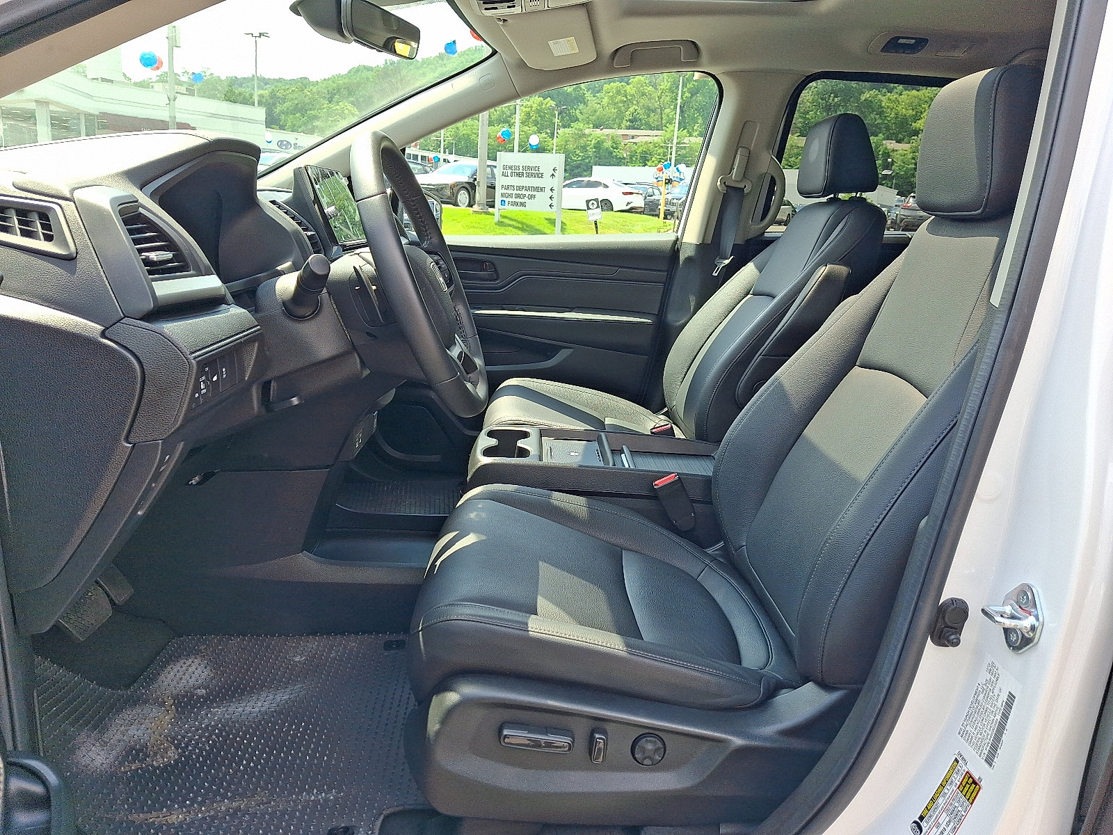 2025 Honda Odyssey EX-L - Photo 14