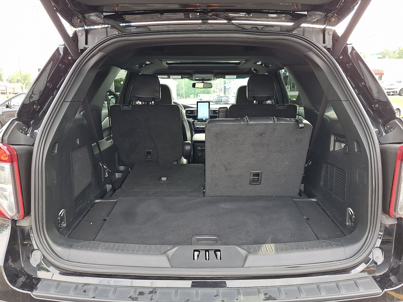 2024 Ford Explorer ST - Photo 30