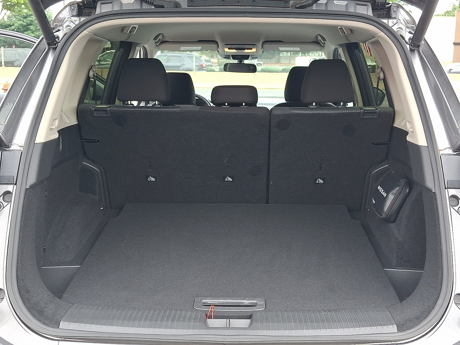 2025 Nissan Rogue SV - Photo 28