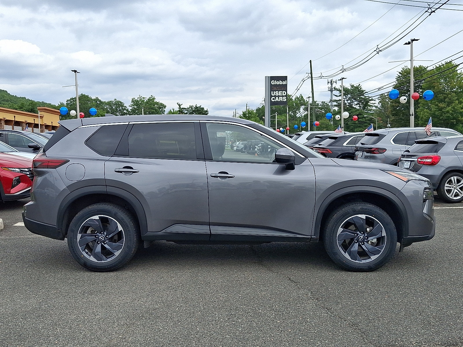 2025 Nissan Rogue SV - Photo 8