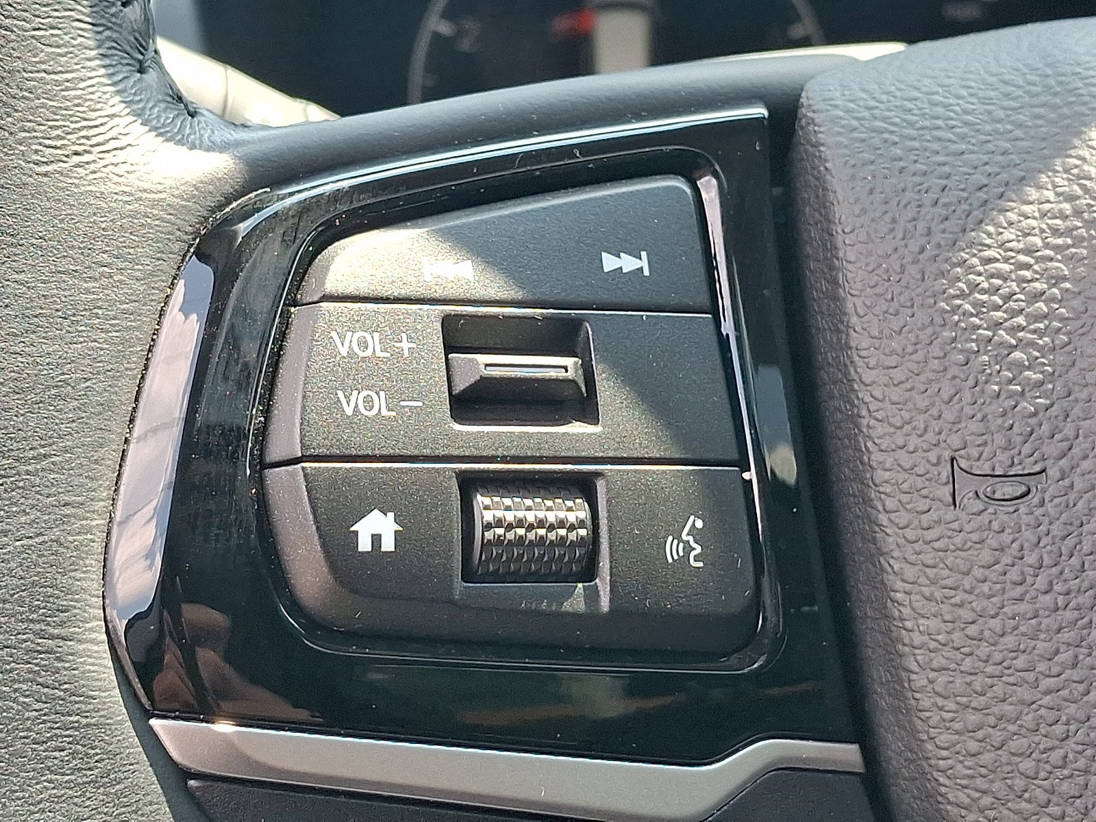 2025 Honda Odyssey EX-L - Photo 22