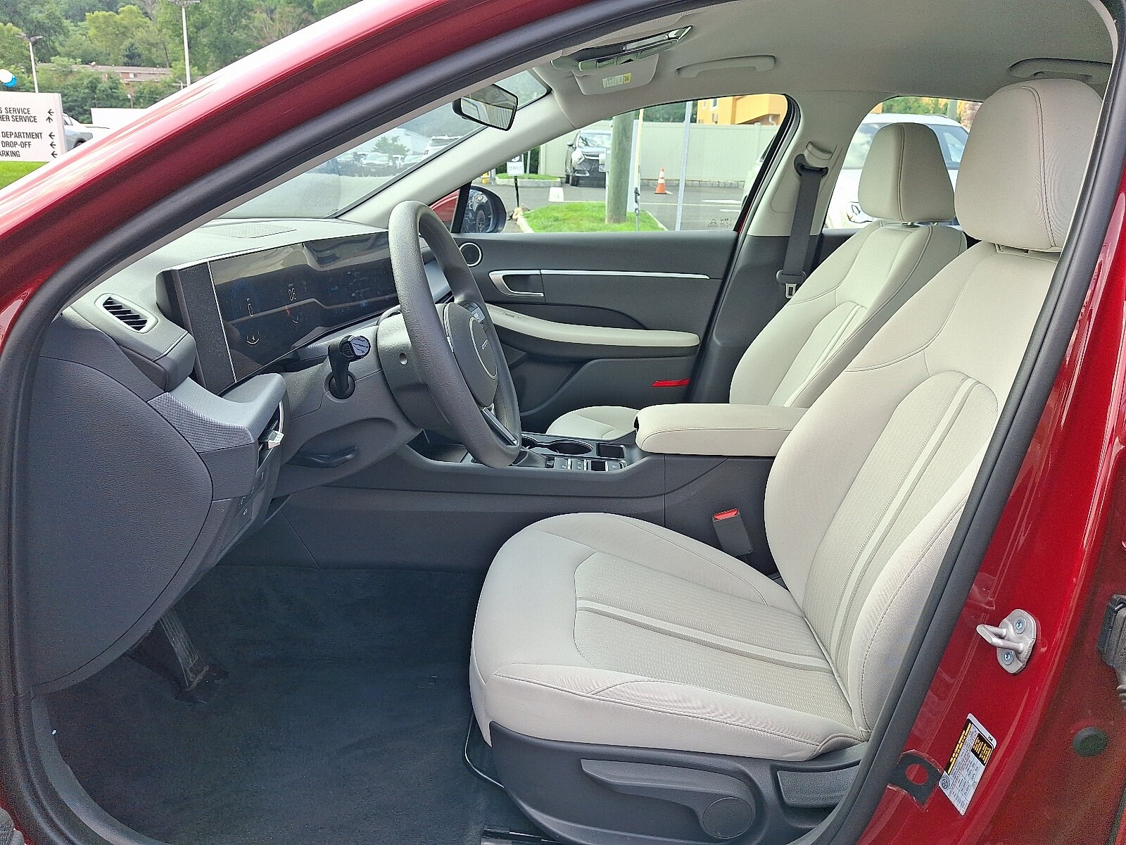 2025 Hyundai Sonata SE - Photo 14