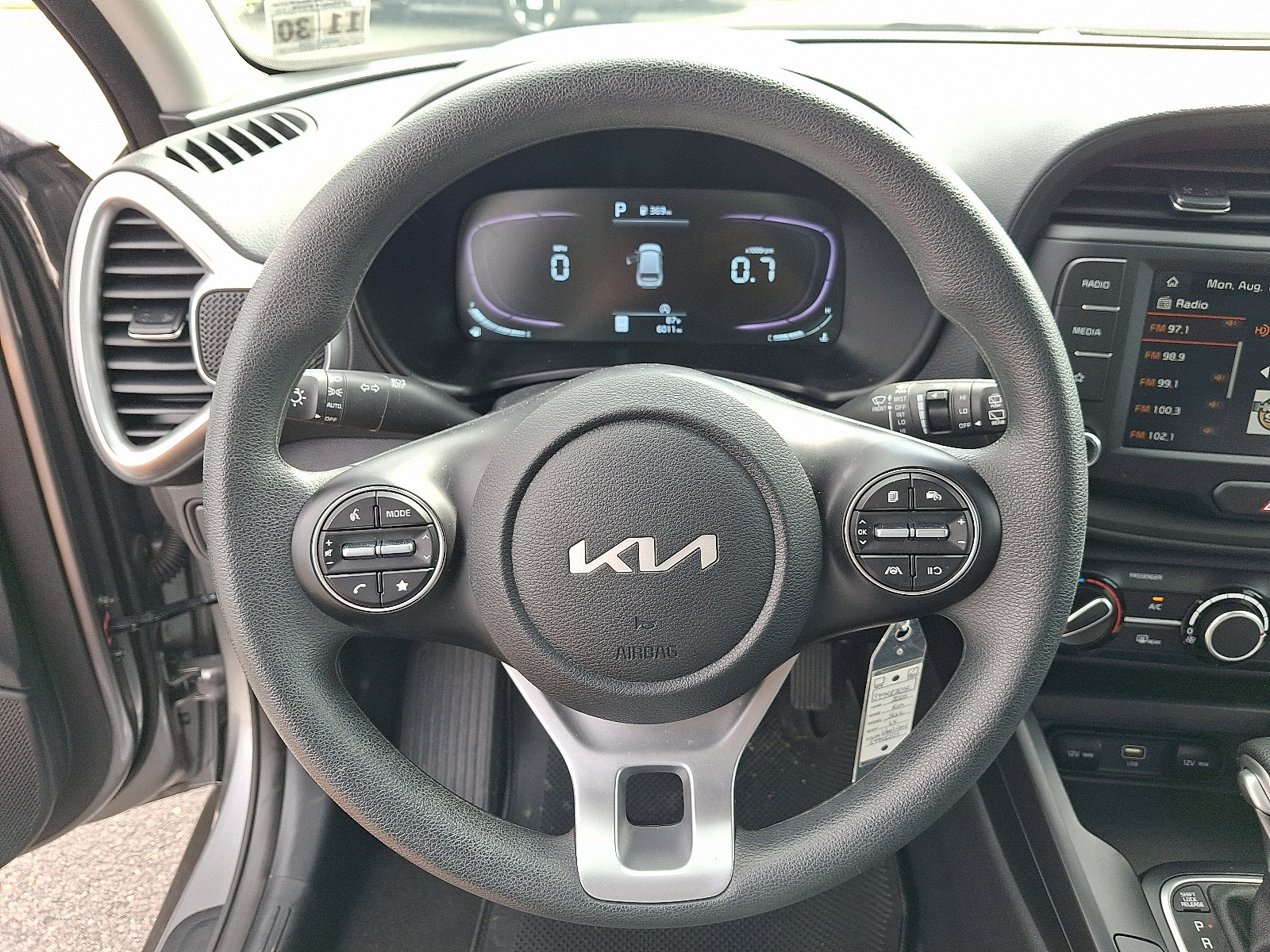 2025 Kia Soul LX - Photo 19