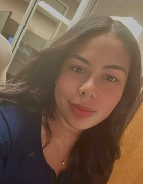 Staff member Marlenis from ID_b5e37a465003