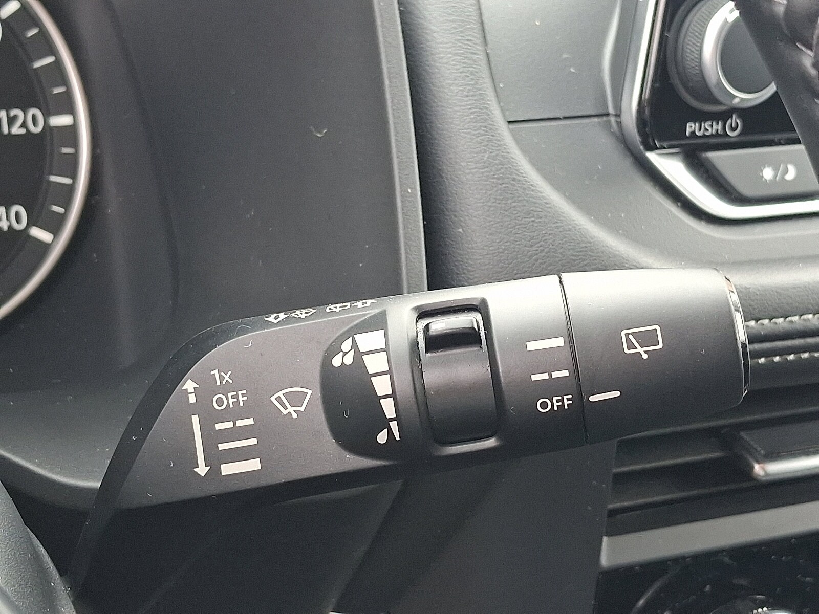 2025 Nissan Rogue SV - Photo 25