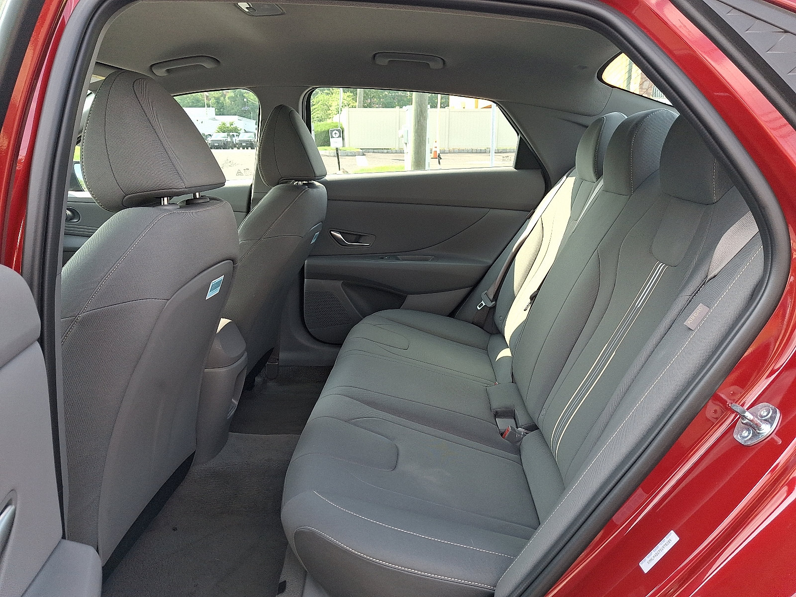 2025 Hyundai Elantra SEL - Photo 11