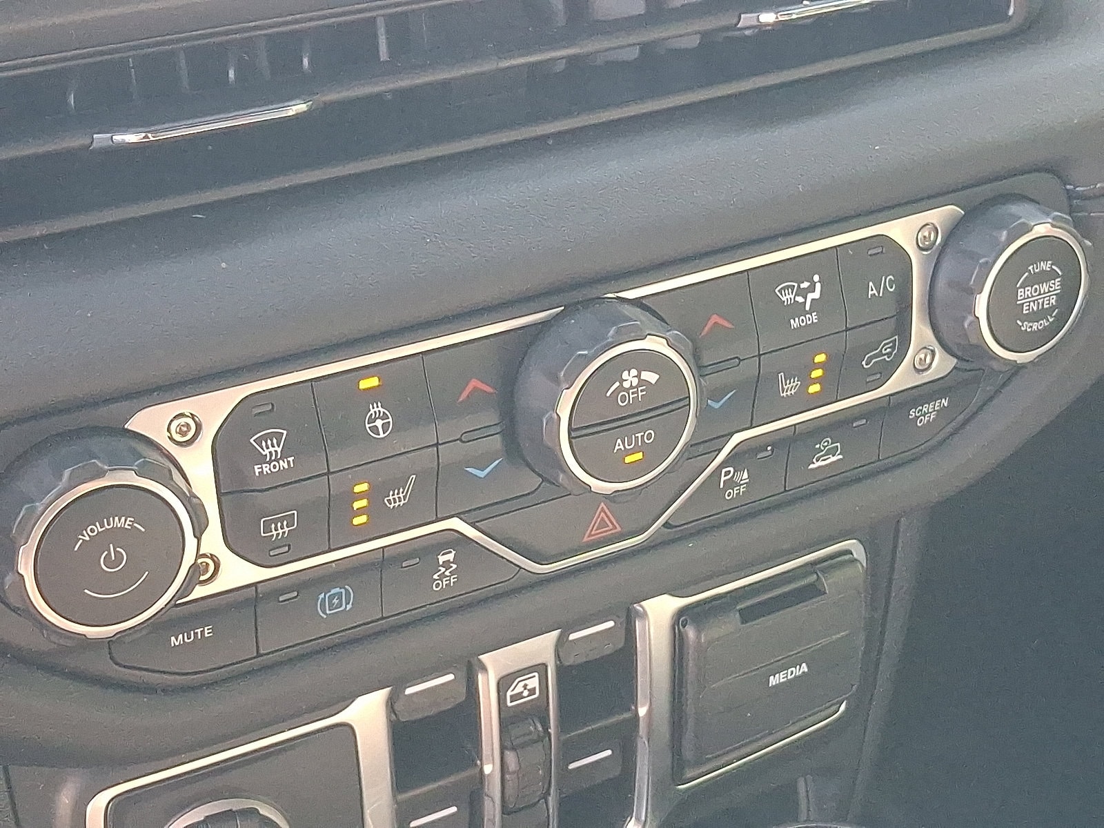 2024 Jeep Wrangler 4xe Sahara 4XE - Photo 16