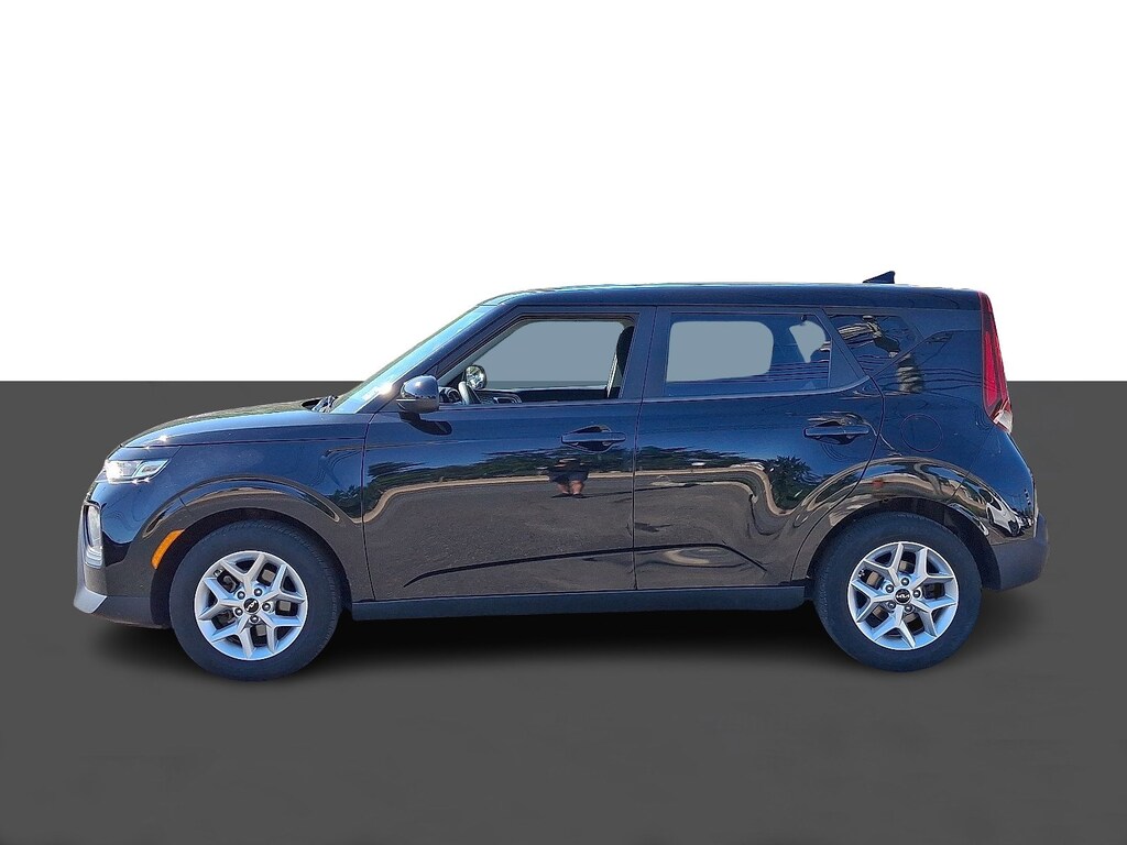 Certified 2022 Kia Soul LX Hatchback