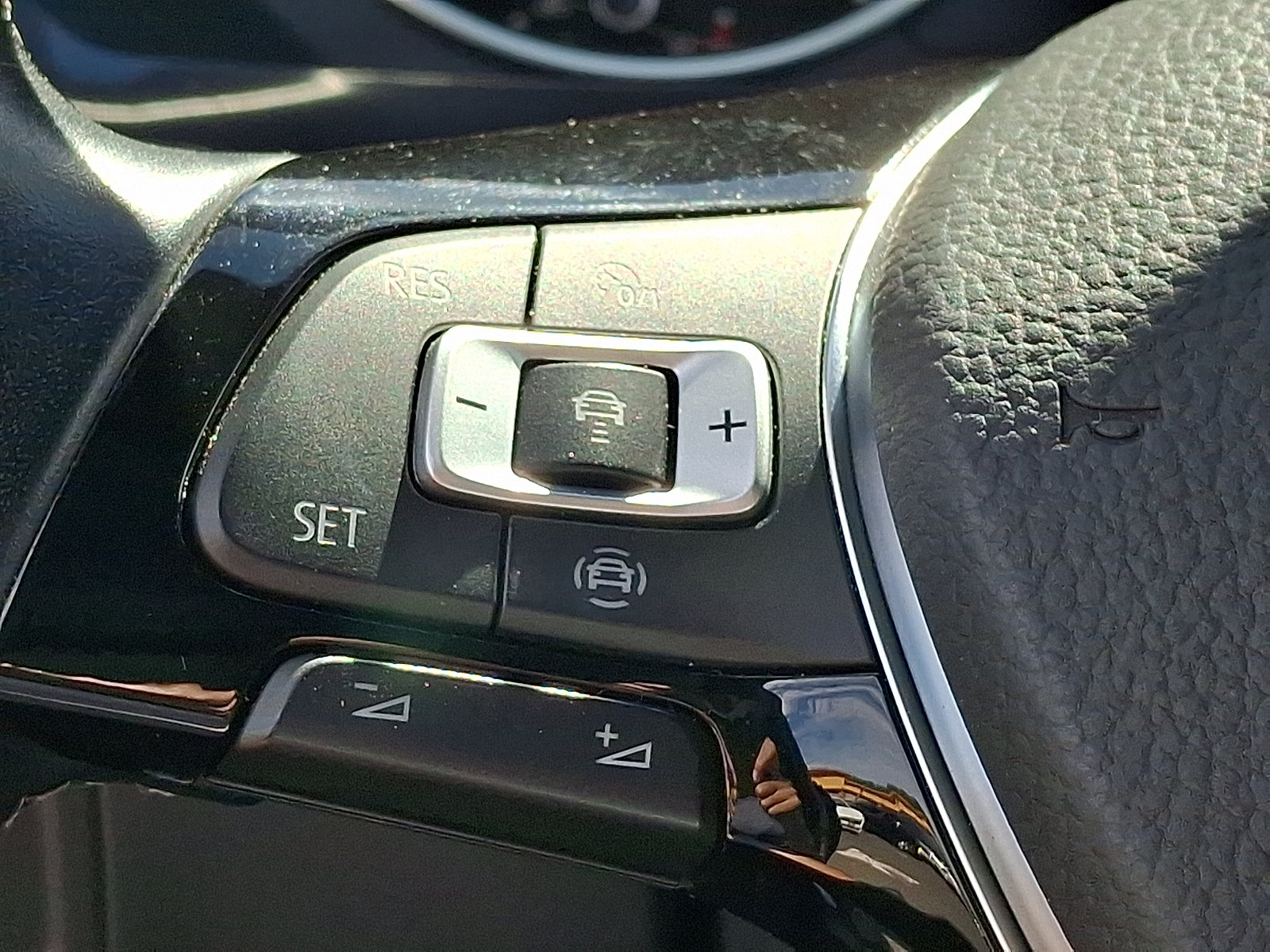 2021 Volkswagen Tiguan SE R-LINE BLACK - Photo 22
