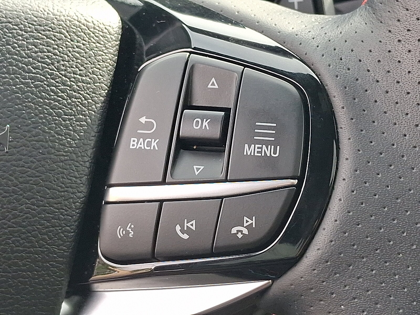 2024 Ford Explorer ST - Photo 24
