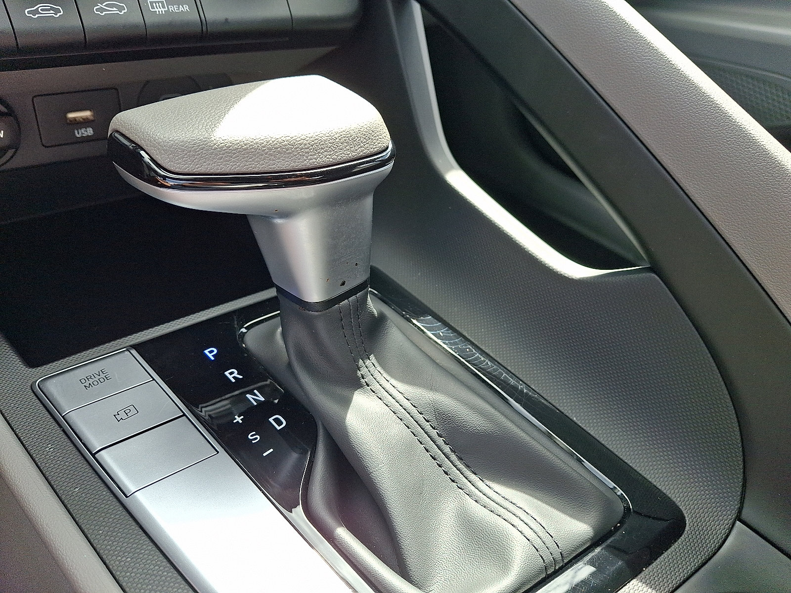 2024 Hyundai Elantra SE - Photo 15