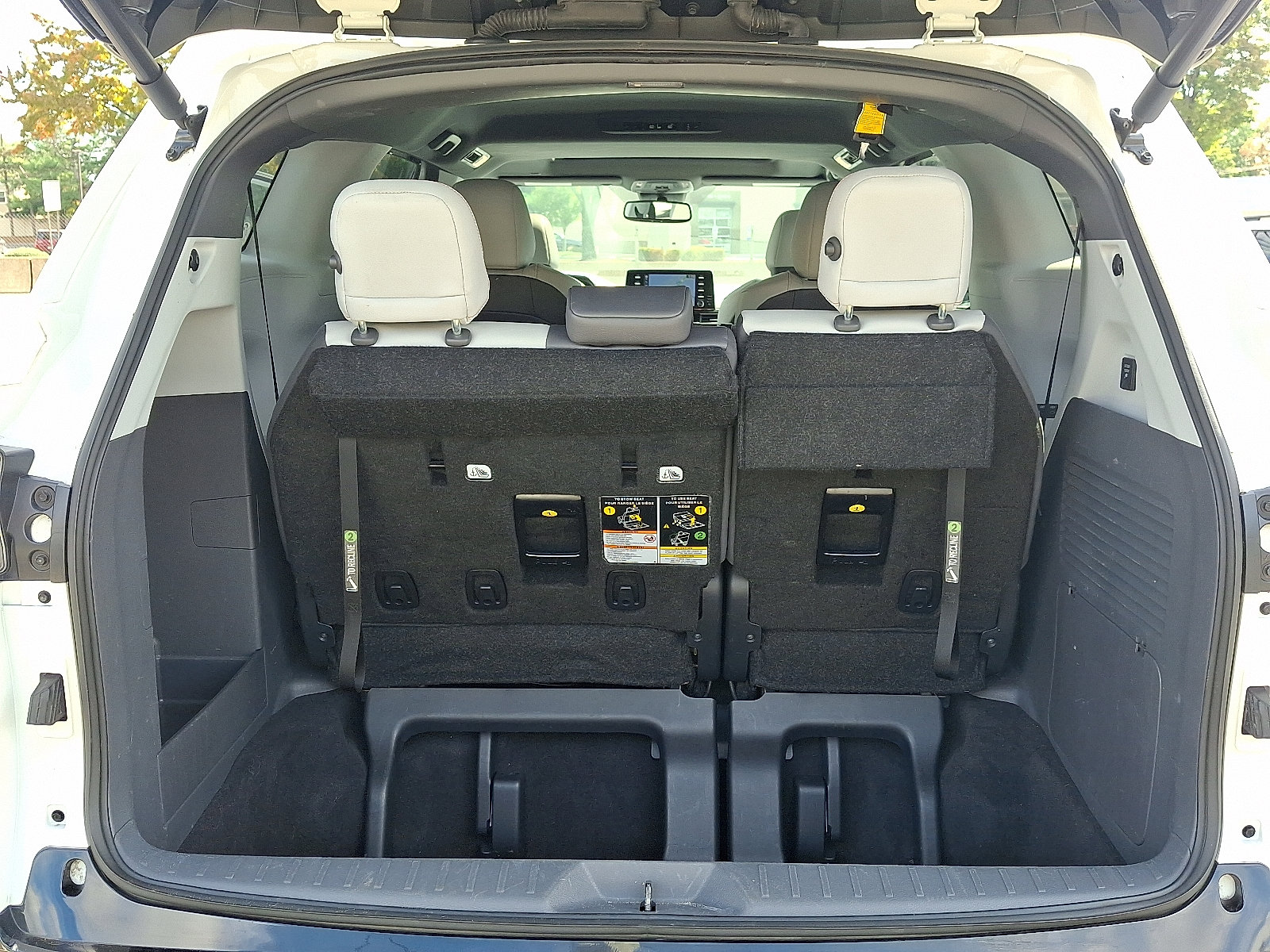 2024 Toyota Sienna XSE - Photo 30