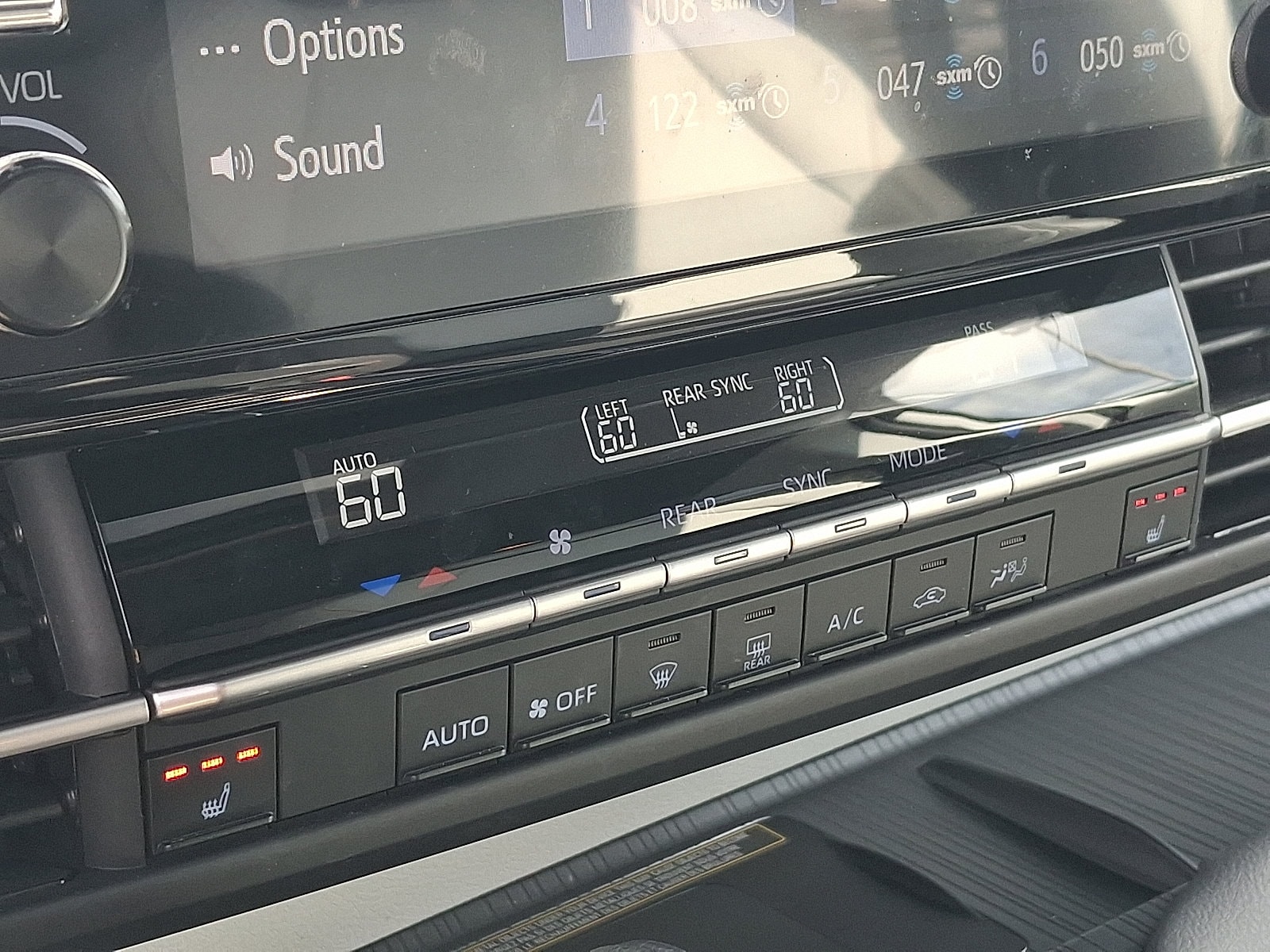 2024 Toyota Sienna XSE - Photo 17