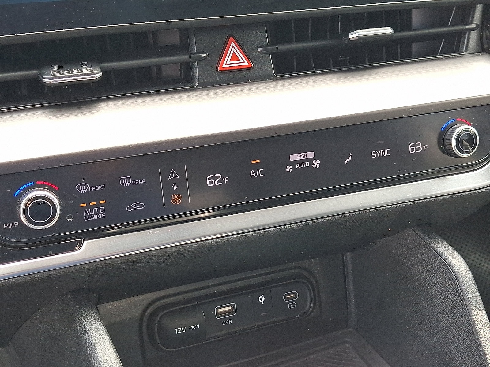 2023 Kia Sportage EX - Photo 16