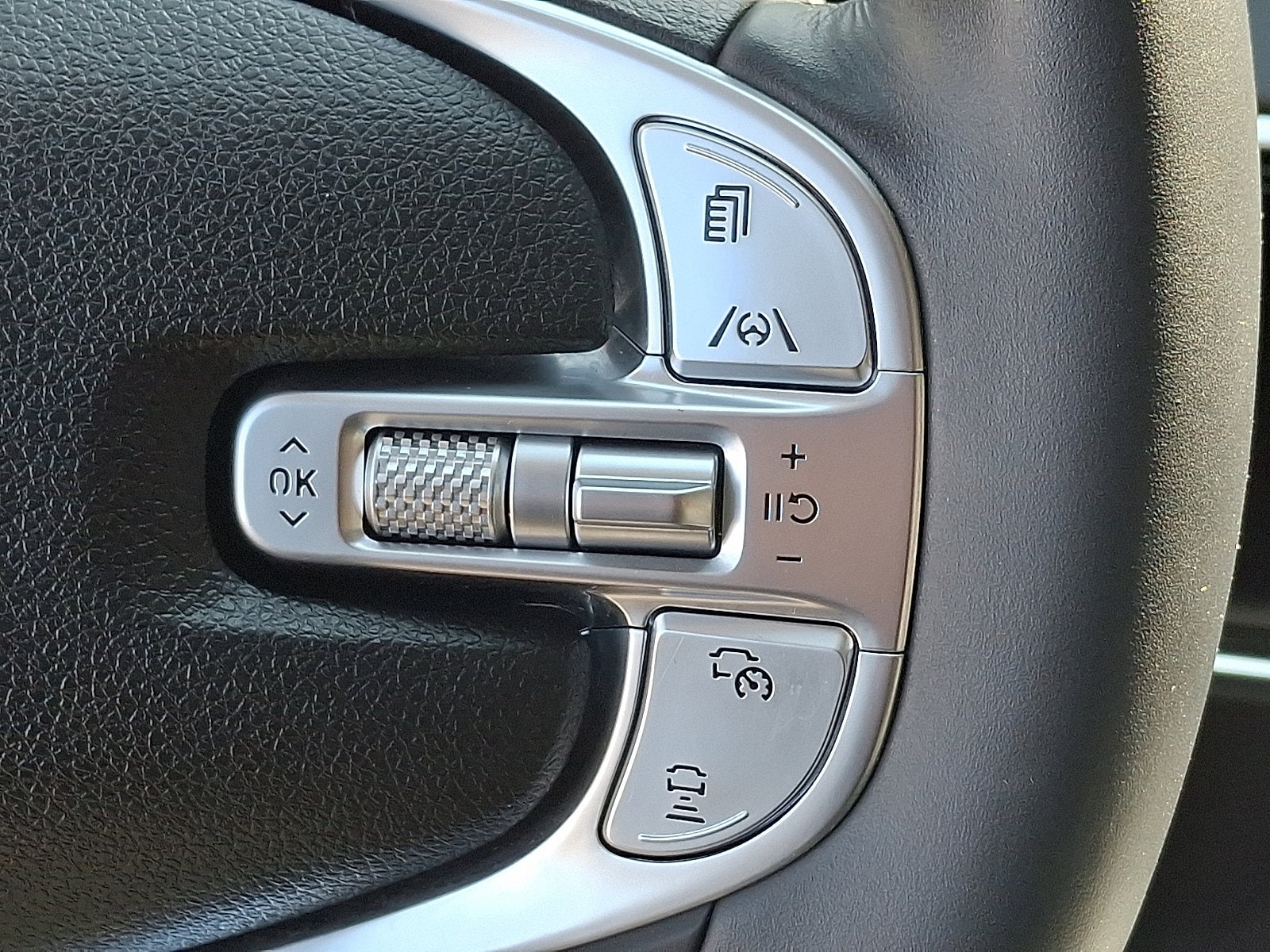 2023 GENESIS GV70 Standard - Photo 24
