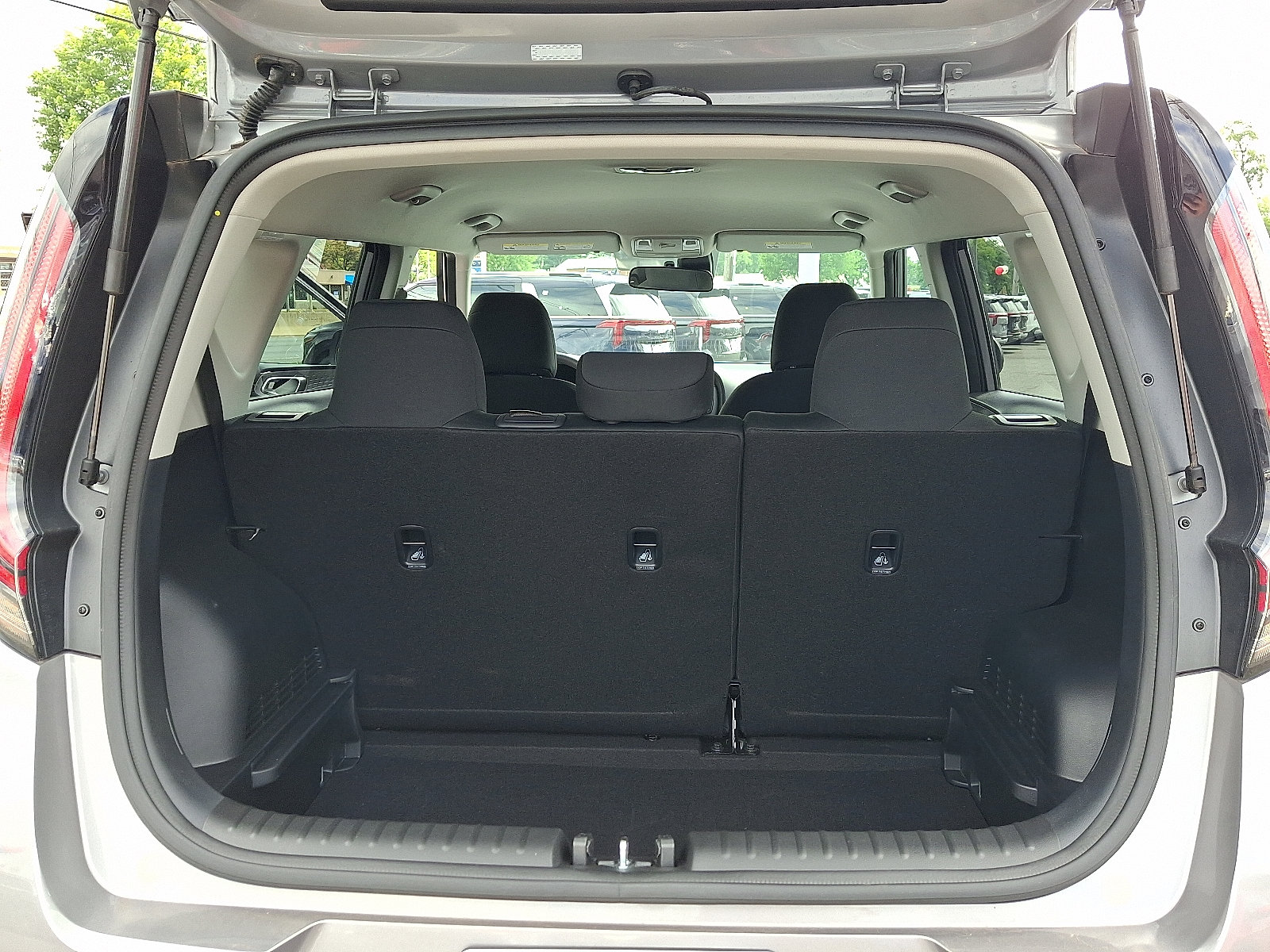 2025 Kia Soul LX - Photo 29