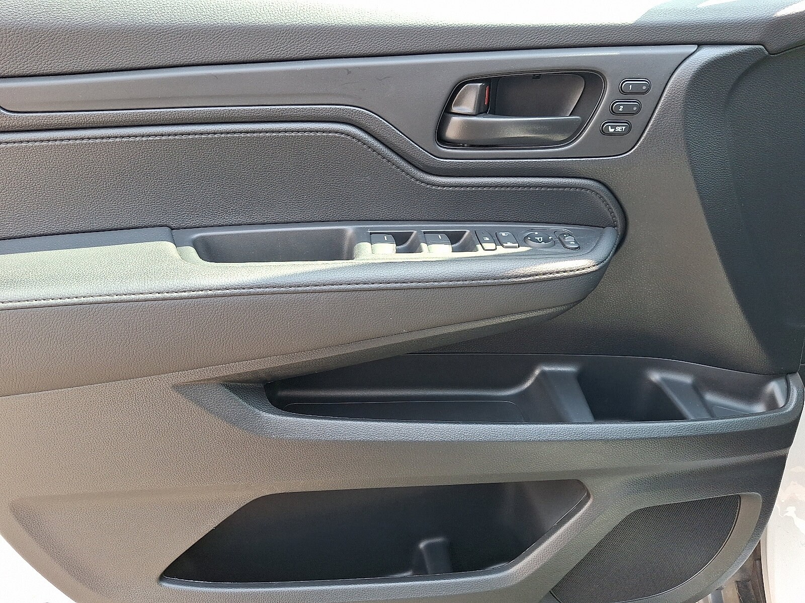 2025 Honda Odyssey EX-L - Photo 13