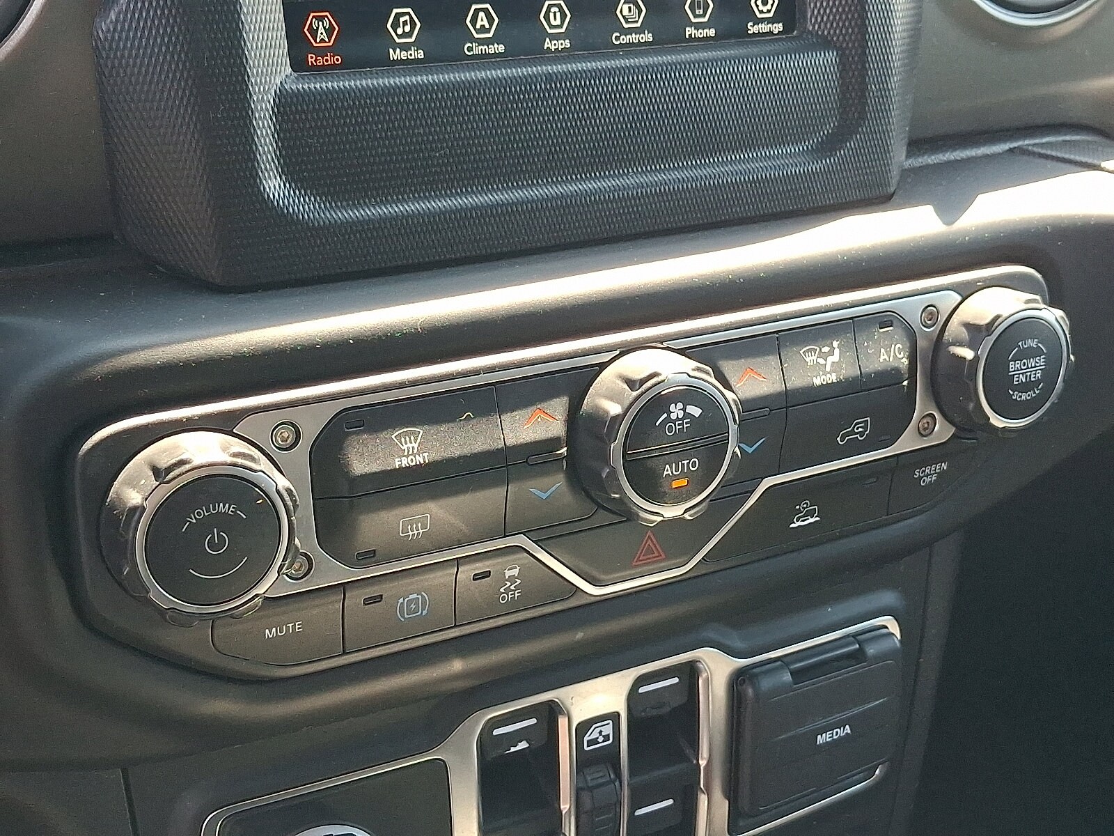 2023 Jeep Wrangler 4xe Willys 4XE - Photo 16