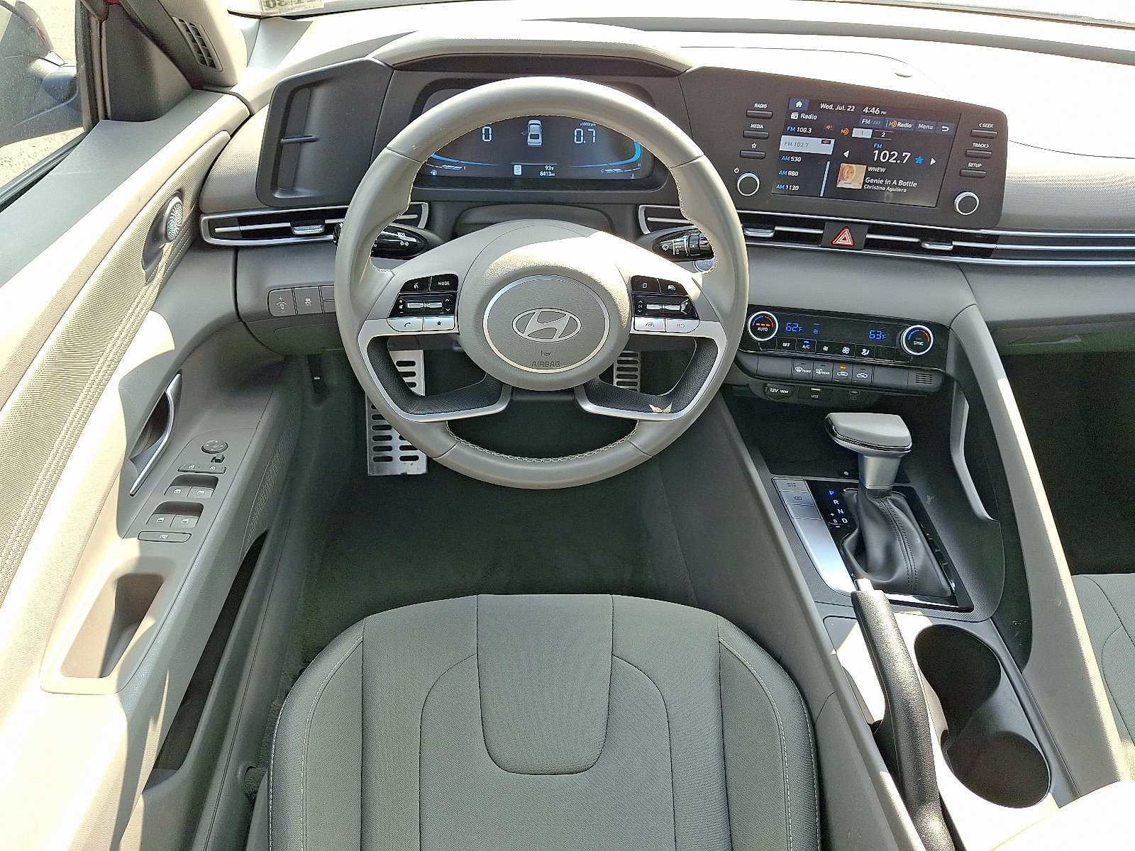 2025 Hyundai Elantra SEL - Photo 12