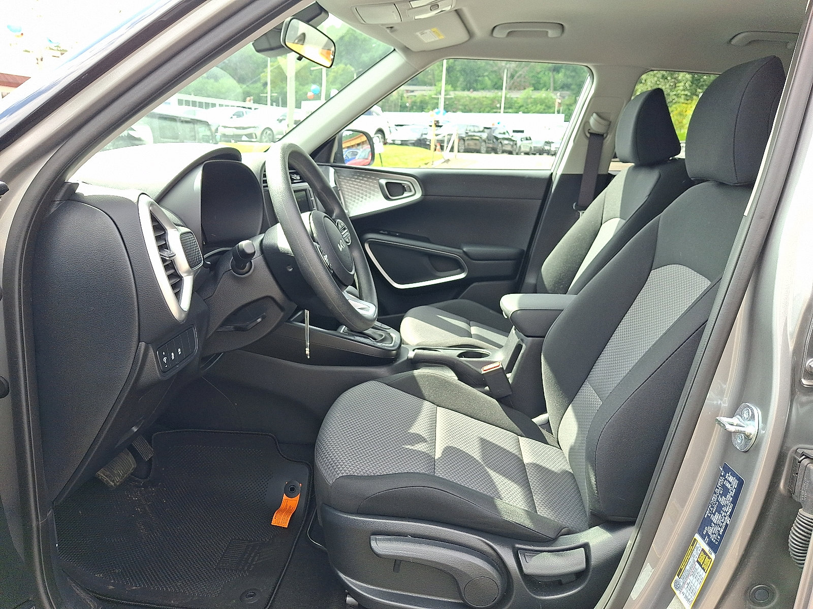 2025 Kia Soul LX - Photo 14