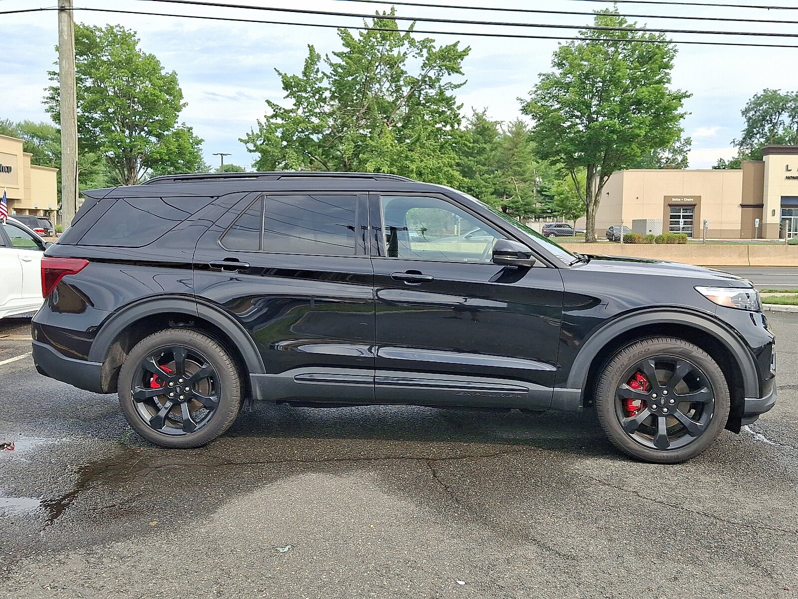 2024 Ford Explorer ST - Photo 8