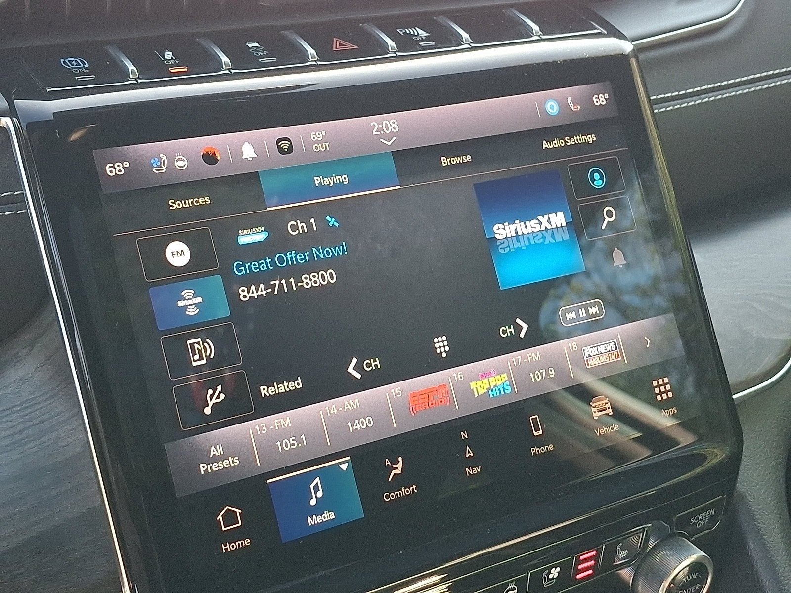 2023 Jeep Grand Cherokee Overland 4xe - Photo 18