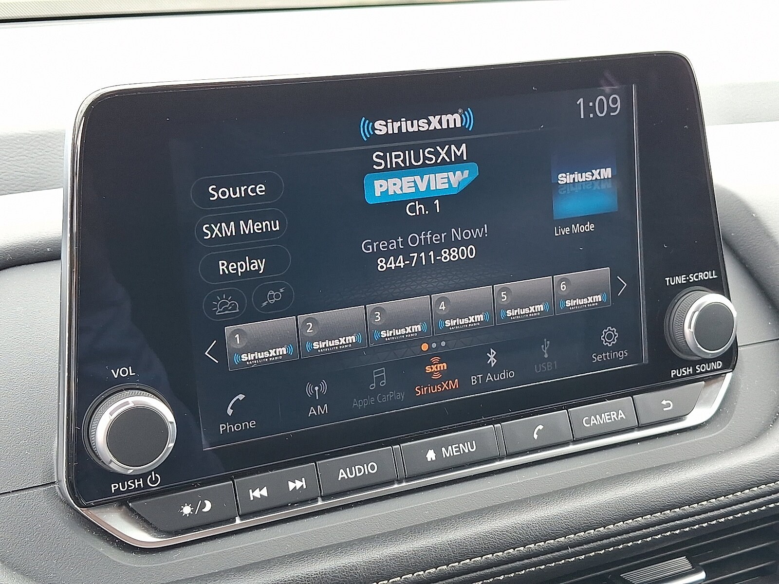 2025 Nissan Rogue SV - Photo 17
