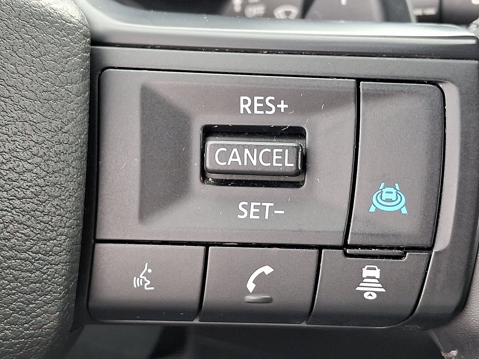 2025 Nissan Rogue SV - Photo 22