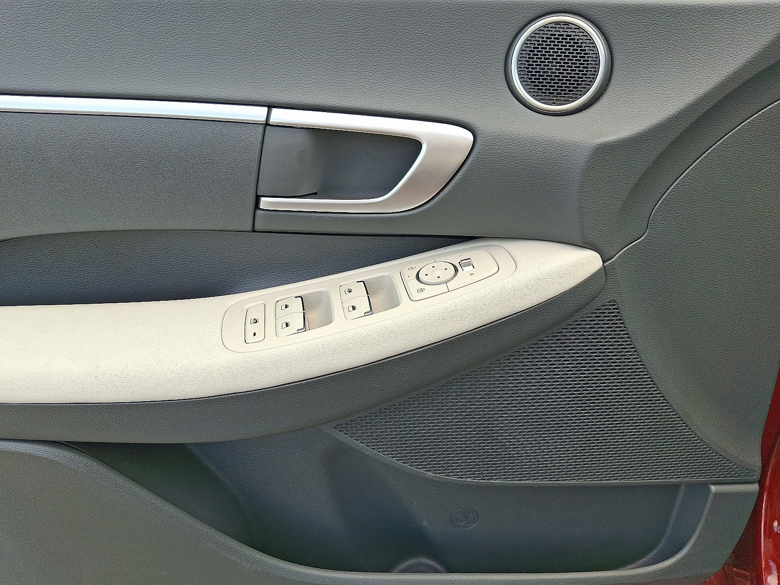 2025 Hyundai Sonata SE - Photo 13