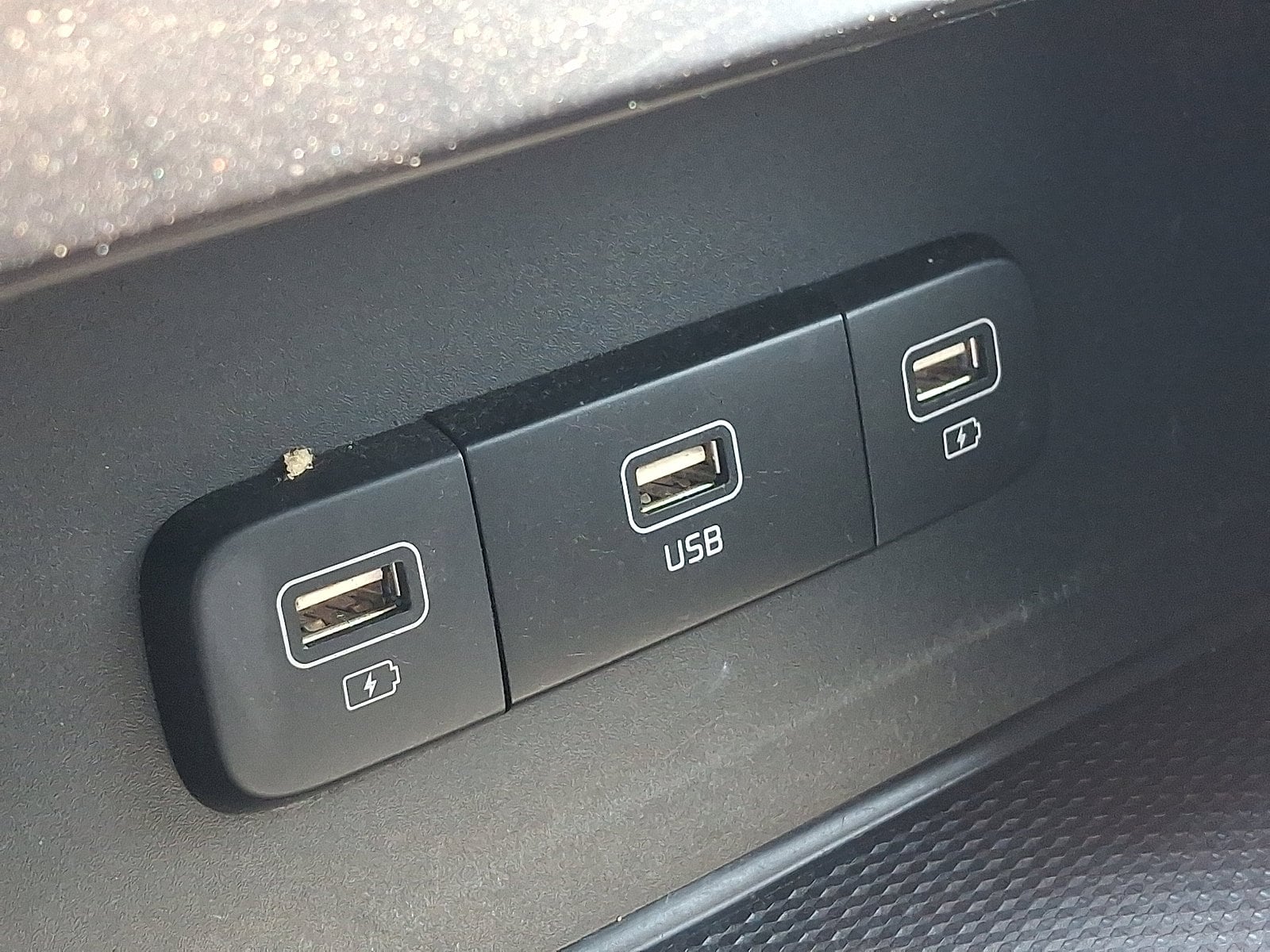 2024 Kia Carnival LX Seat Pkg - Photo 24