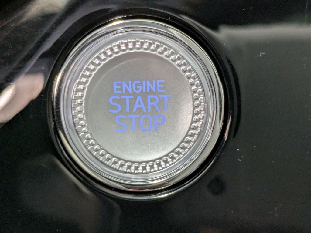 2025 GENESIS G70 Standard - Photo 29