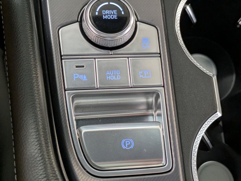 2025 GENESIS G70 Standard - Photo 28