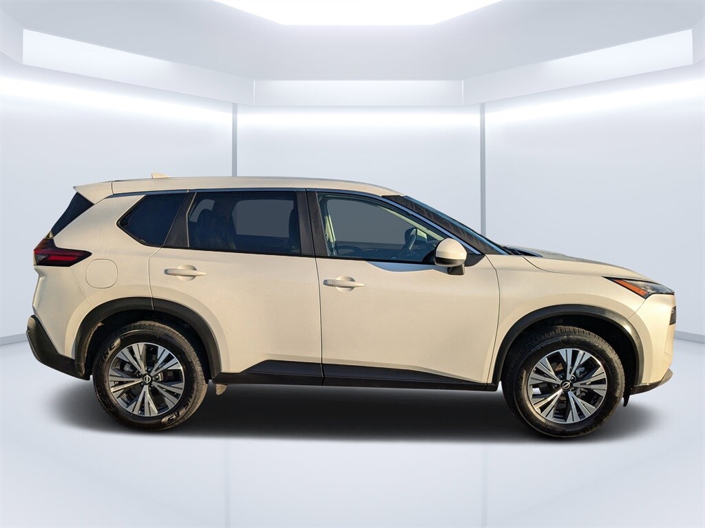 2023 Nissan Rogue SV photo 2