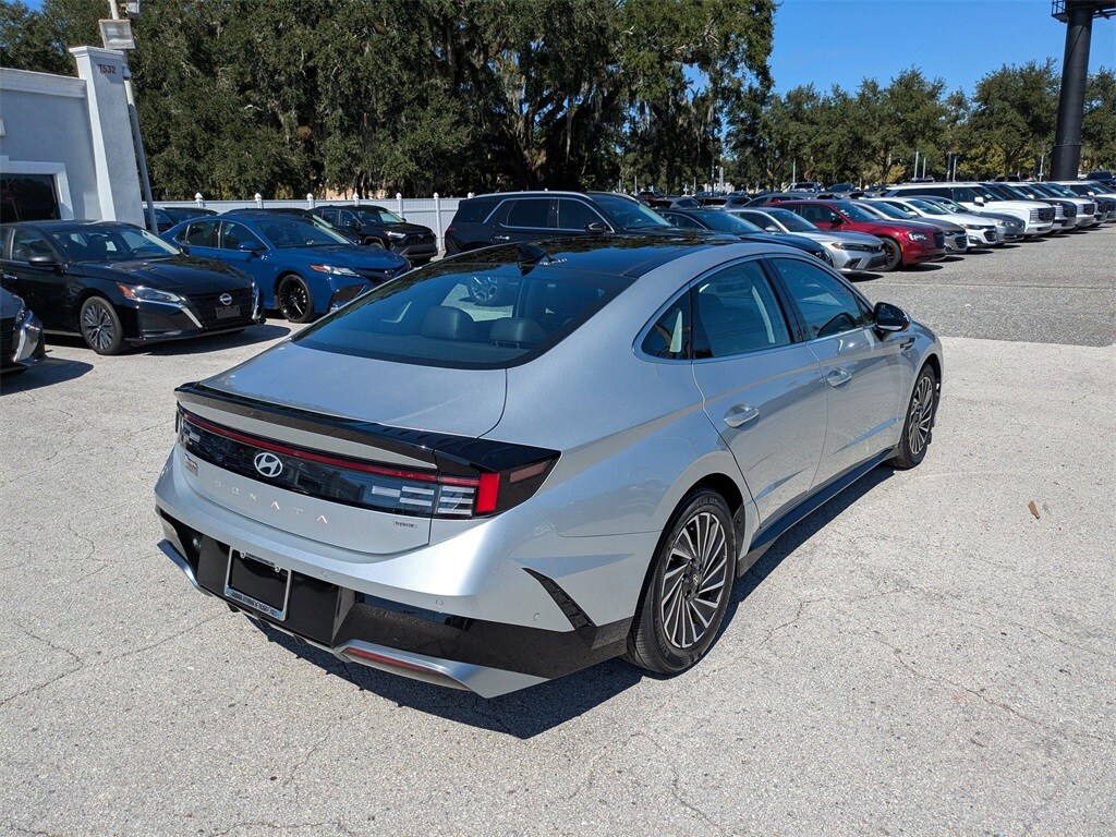2024 Hyundai Sonata Hybrid Limited photo 2