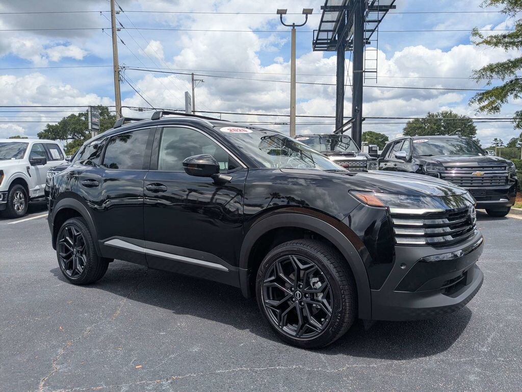 Used 2026 Nissan Kicks SR SUV