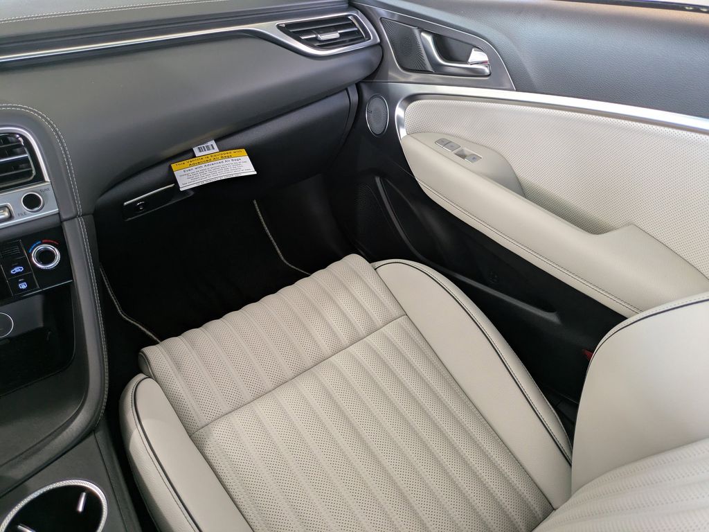2025 GENESIS G70 Standard - Photo 14