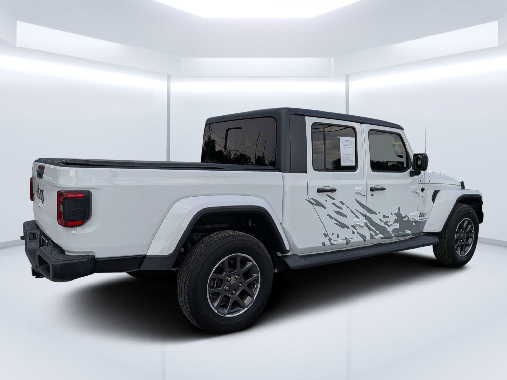 Used 2021 Jeep Gladiator Overland Truck