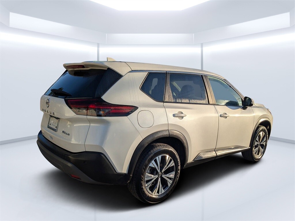 2023 Nissan Rogue SV photo 3